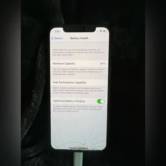 Unlocked iPhone 11 Pro 256 gb gold broken front screen